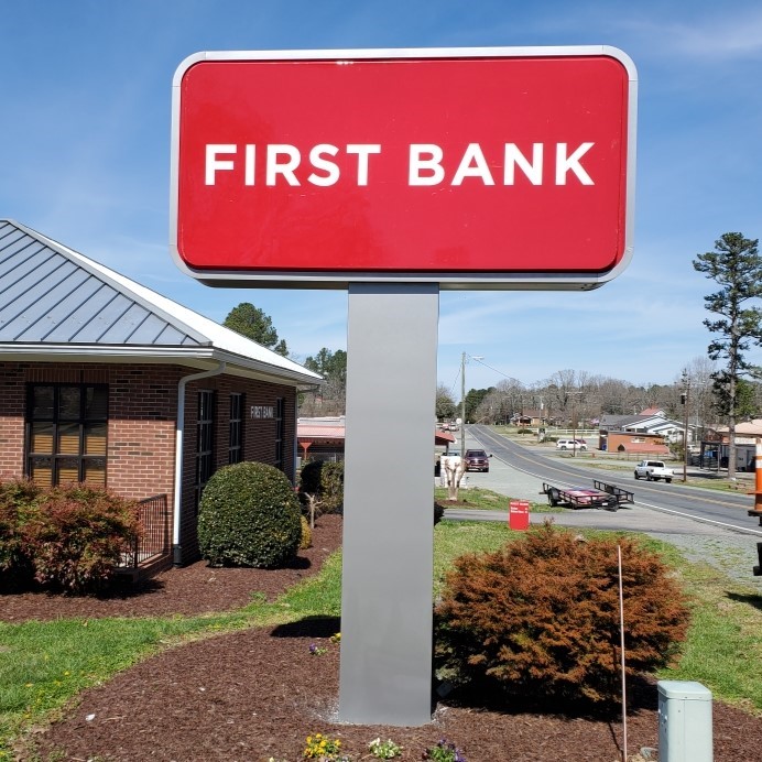 Pylon sign for First Bank made by Signage Industries